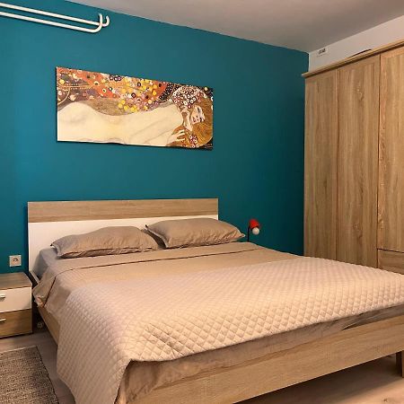 רוביני Peaceful Apartment With Patio מראה חיצוני תמונה