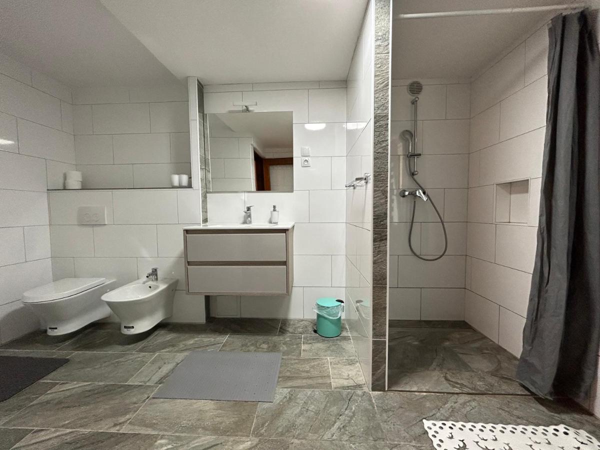 רוביני Peaceful Apartment With Patio מראה חיצוני תמונה
