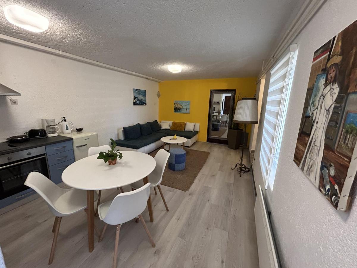 רוביני Peaceful Apartment With Patio מראה חיצוני תמונה