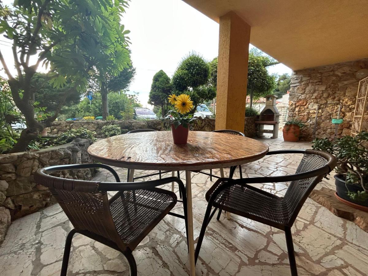 רוביני Peaceful Apartment With Patio מראה חיצוני תמונה