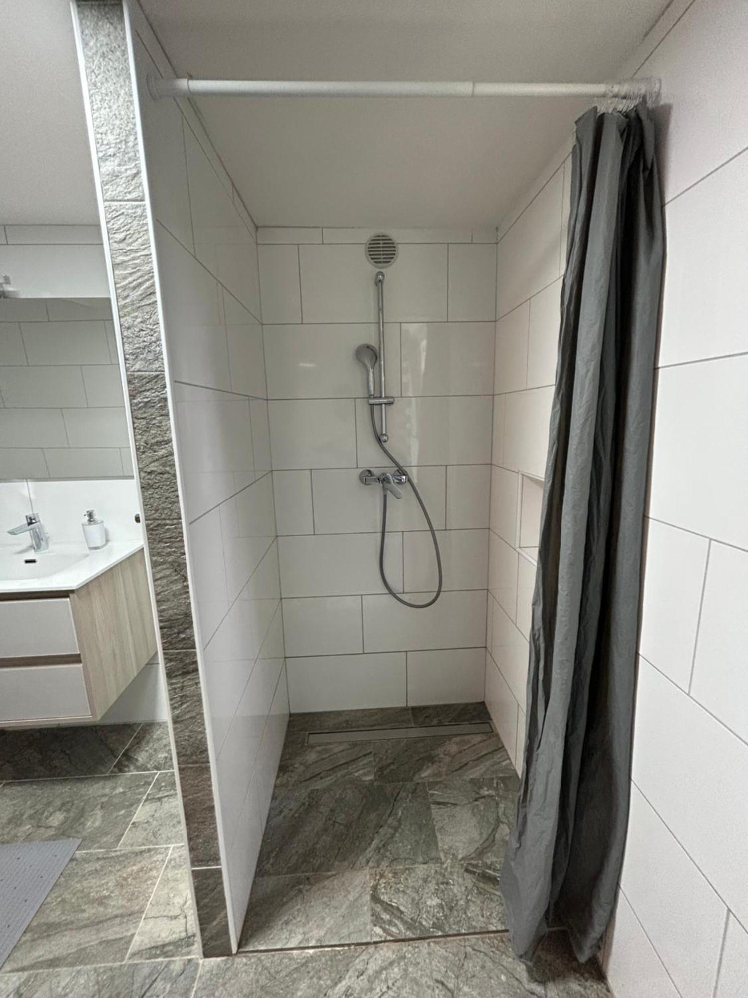 רוביני Peaceful Apartment With Patio מראה חיצוני תמונה